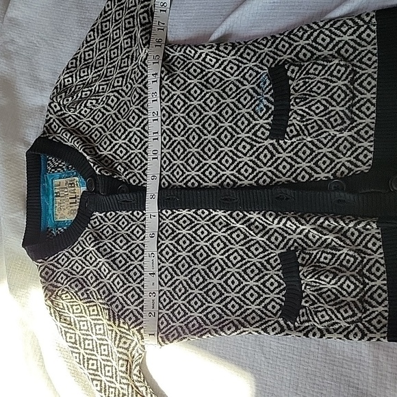 BILLABONG Black Cream Cardigan Sweater Small EUC - Picture 7 of 8